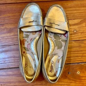 Born Gold Leather Slip On Comfort Loafer Moccasin, size 7.5